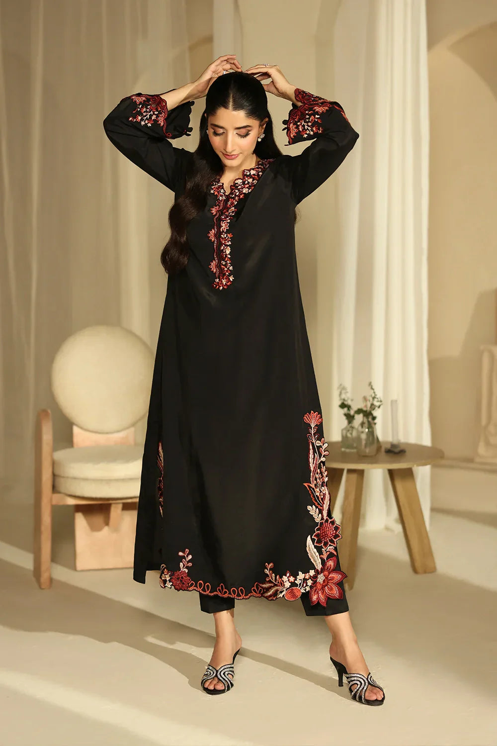 Black Rose - 2pc Embroidered
