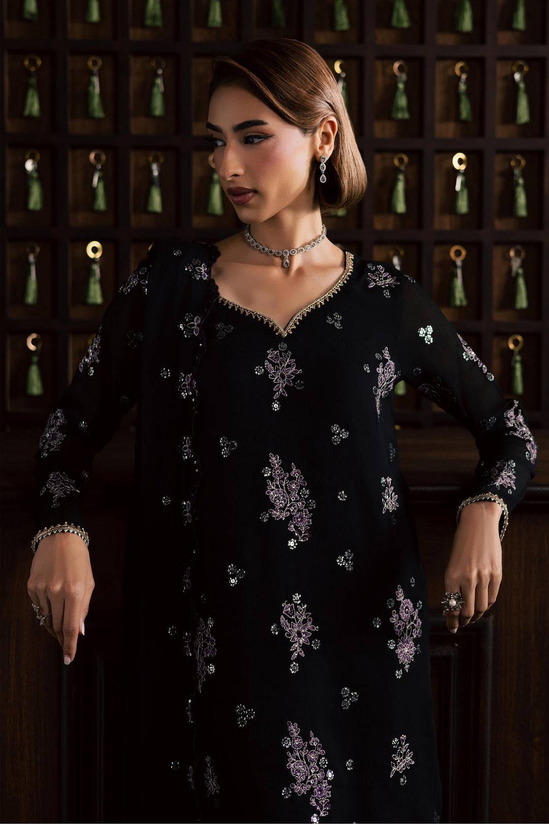 https://cdn.shopify.com/s/files/1/0047/7967/1598/files/Reef-3Pc-Festive-Luxury-Formal-BATIK-25365305065518.jpg?v=1776143417