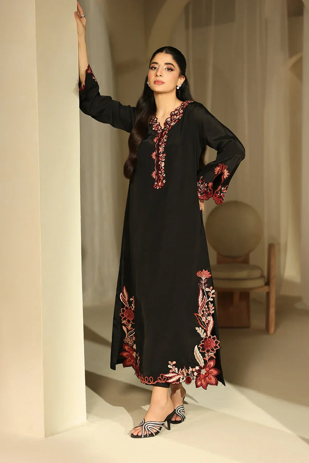 Black Rose - 2pc Embroidered